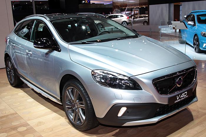 Next Volvo V40 could become a coupe-like crossover