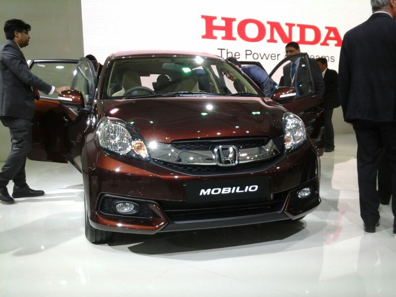 Honda-Mobilio-Unveiled-at-Auto-Expo