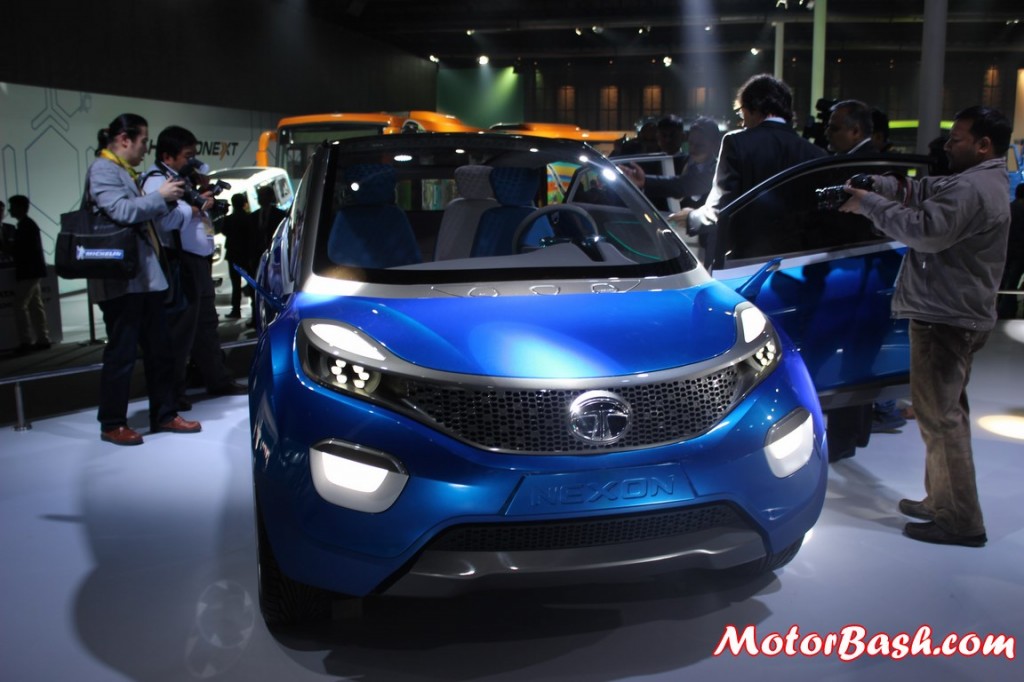 Tata-Nexon-Compact-SUV-Pic-headlights