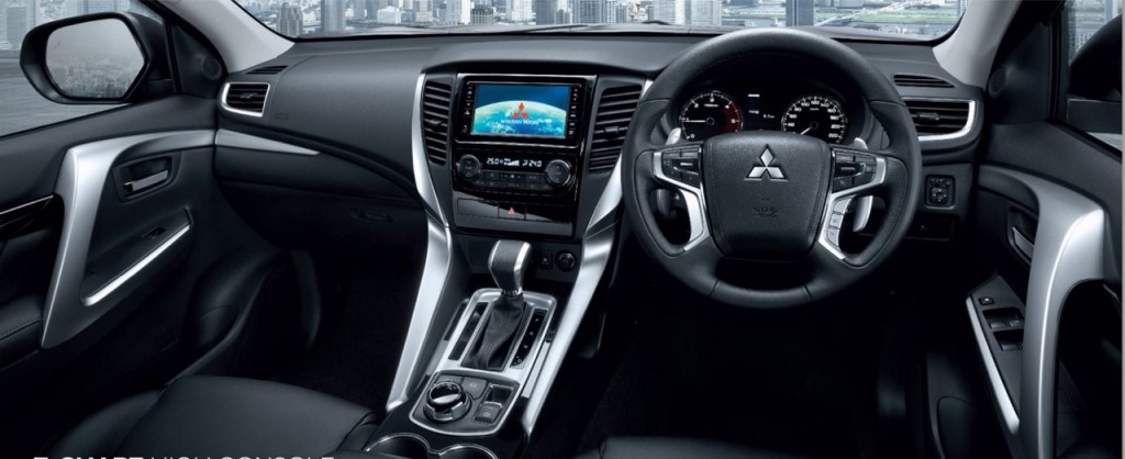 2016 Mitsubishi Pajero Sport interiors