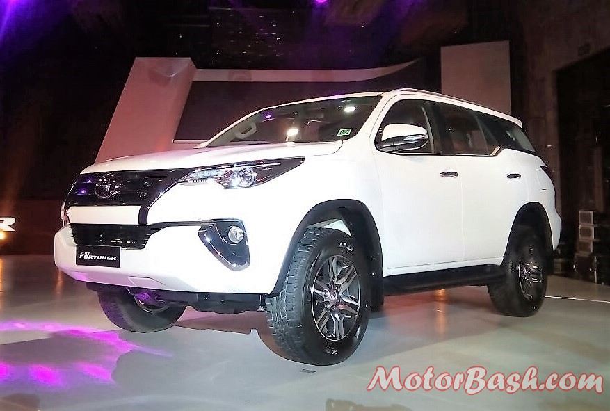 2017-toyota-fortuner-front-pic