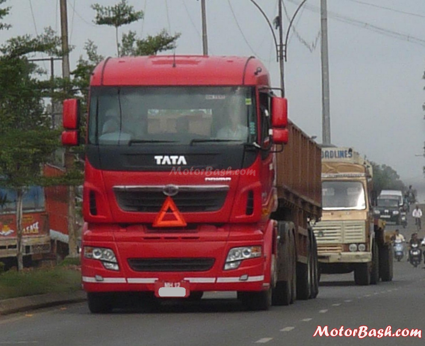 Tata-Prima-Truck-by-MotorBash (5)
