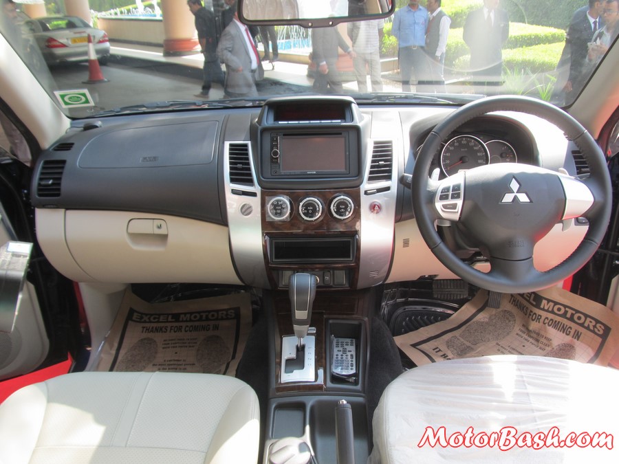 Mitsubishi-Pajero-Sport-Automatic-interiors