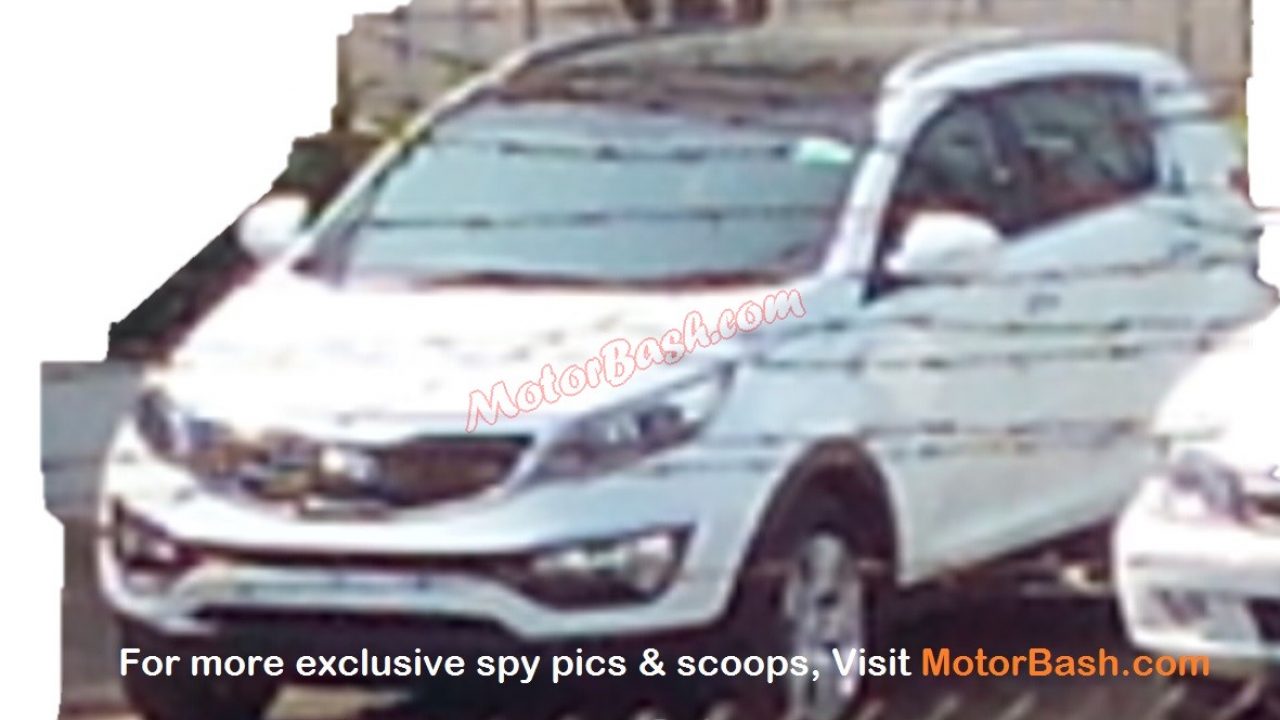 Tata Nexon Uncamouflaged Spy Pic Leaked; Doesn't Look Like Evoque At All