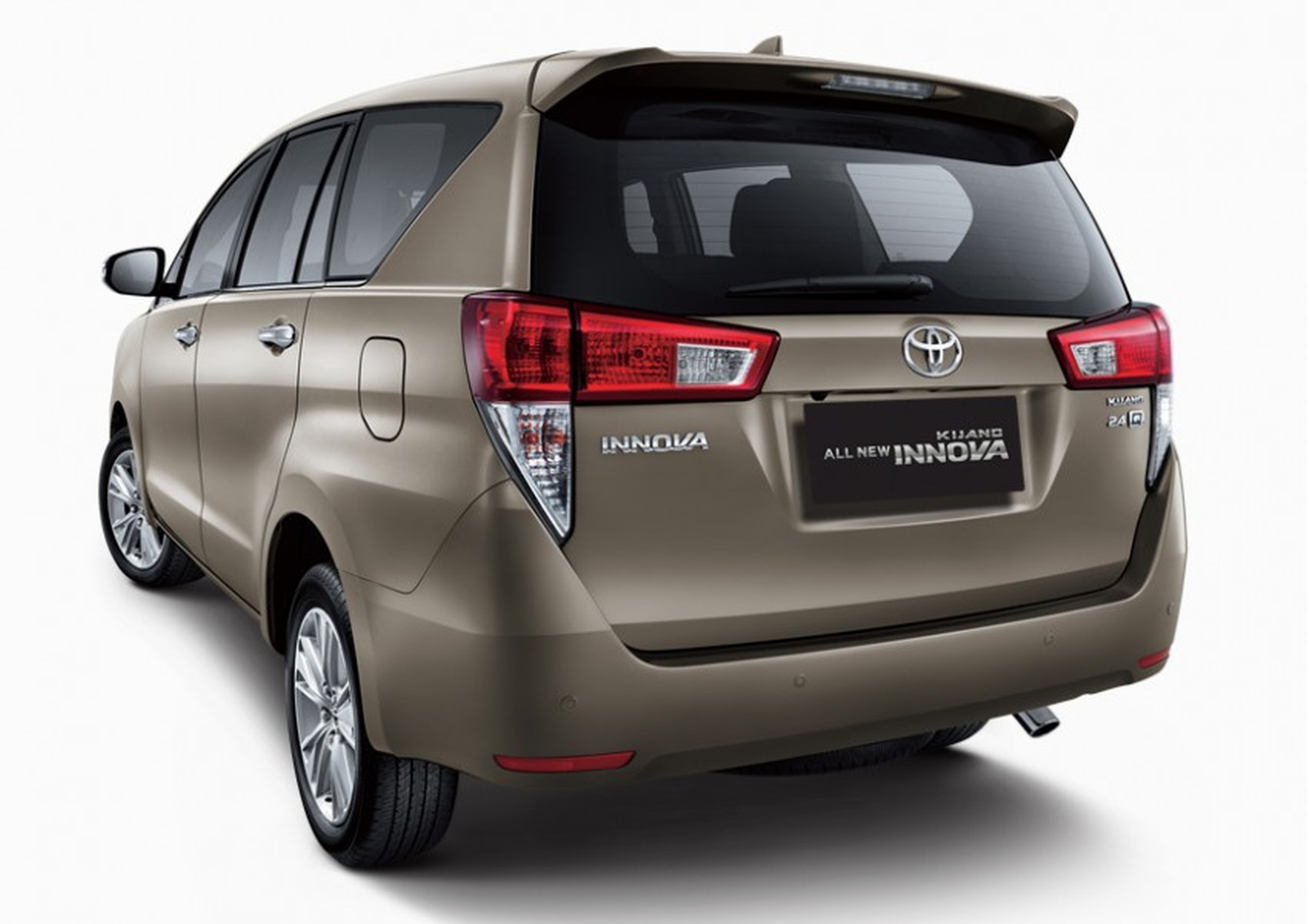 New Innova India Coming at Auto Expo Before Fortuner