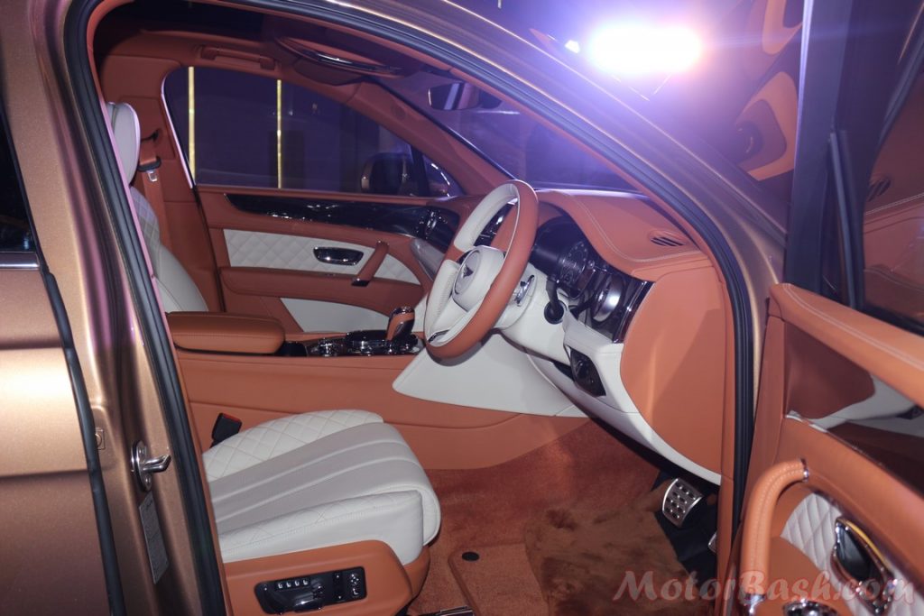 Bentley Bentayga front seat